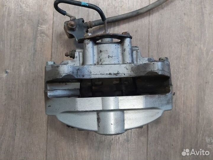 Суппорт тормозной задний правый Infiniti Fx37 2012