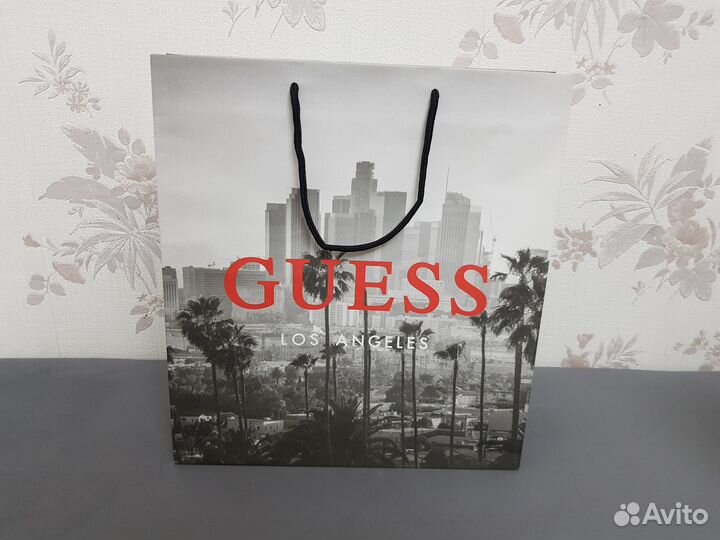 Брендовые пакеты Guess