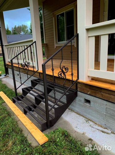Лестницы г-образные под ключ