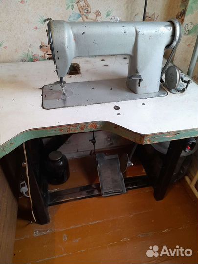 Промышленная швейная машина 97 класса