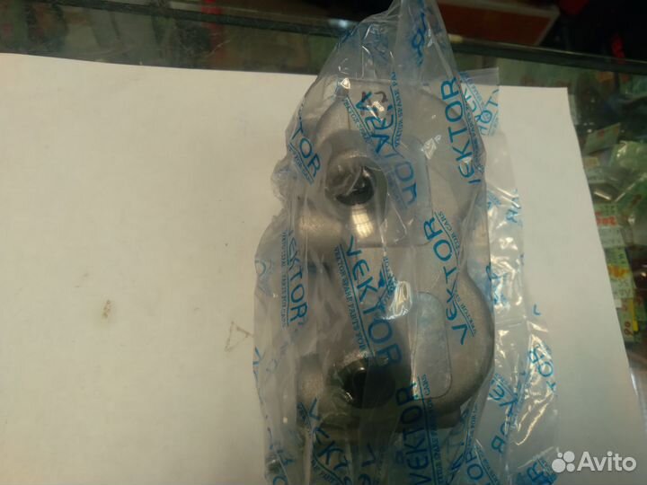 Цилиндр передний тормозной левый Москвич 2141