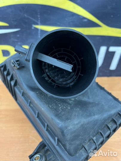 Корпус воздушного фильтра Kia Sorento 4 4WD D4HE