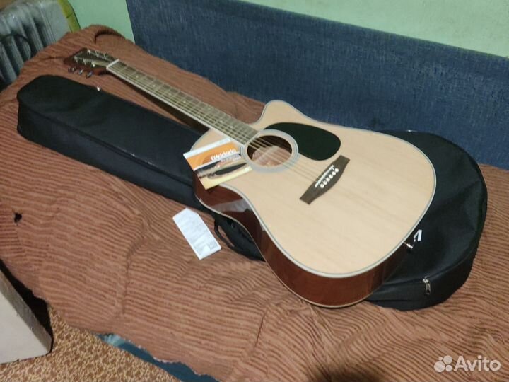 Акустическая гитара