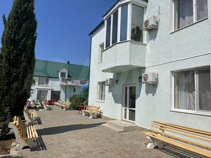 Дом 1000 м² на участке 8 сот.