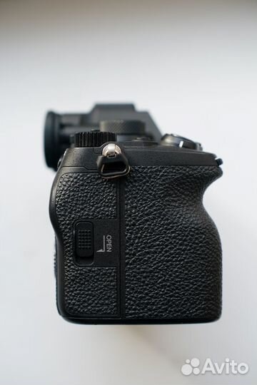 Sony Alpha 7 IV body
