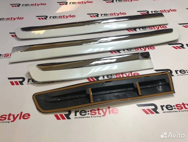 Молдинги дверей Lexus LX570 2012-2015 R609