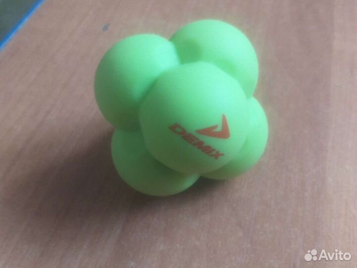 Мяч для реакции Demix