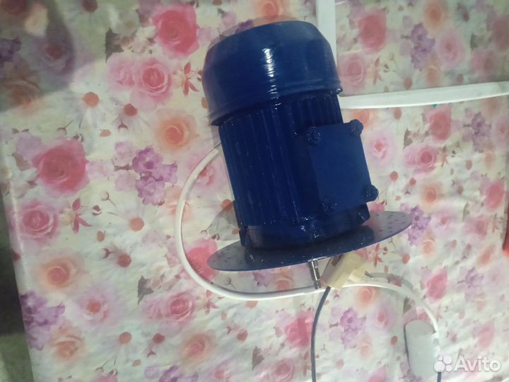 Двигатель асинхронный 220в 750 watt 2900 оборотов