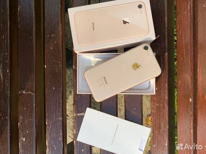 iPhone 8, 64 ГБ