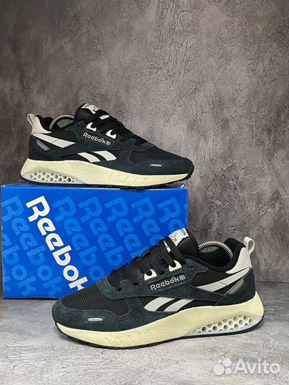 Кроссовки Reebok Classic Leather Hexalite