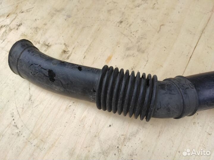 Воздухозаборник Z13DTJ Z13DTH на Opel Corsa D