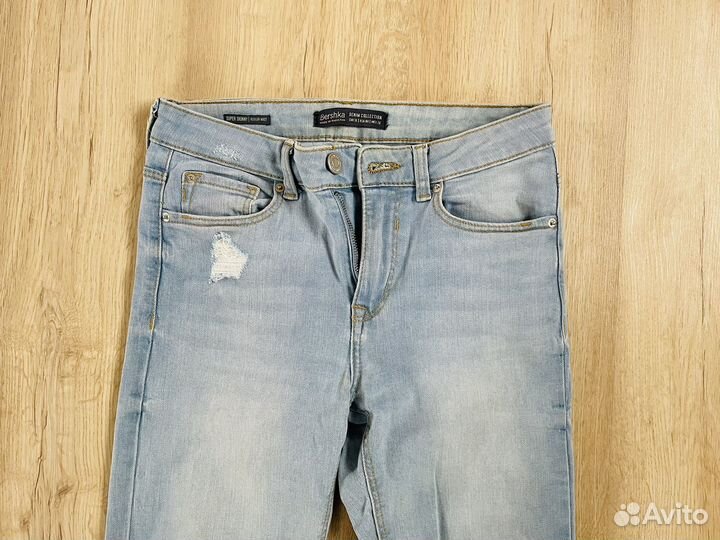 Джинсы bershka