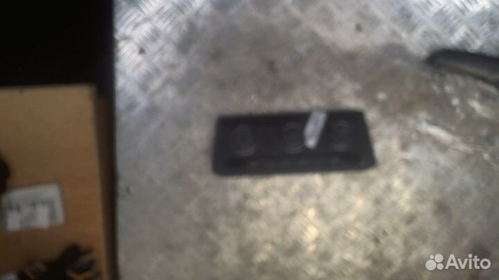 Переключатель отопителя Volkswagen Taos, 2022