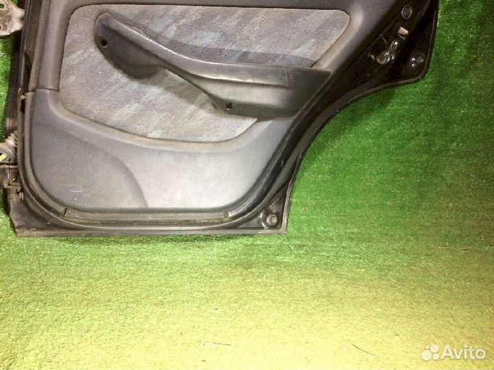 Дверь задняя правая Honda Torneo CF3 Черная царапи