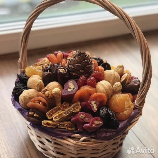 Букеты из сухофруктов и орехов