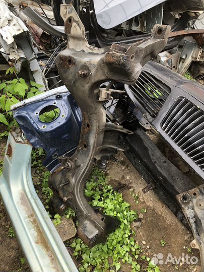 Балка передняя Подрамник Киа Спектра