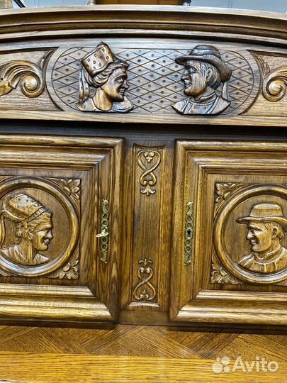 Старинный буфет в бретонском стиле