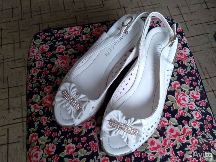 Босоножки женские 36