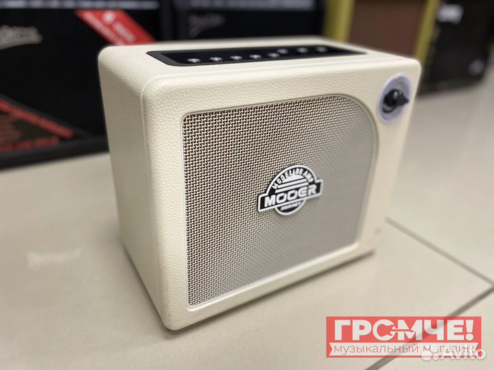 Комбоусилитель Mooer DH01 Hornet 15 White