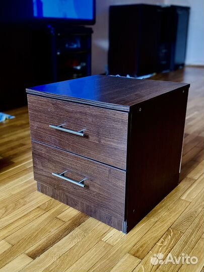 Тумбы прикроватные 2 шт