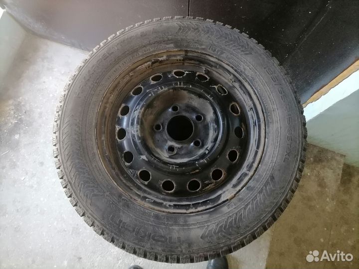 R15 Nokian Tyres Hakkapeliitta 8 195/65, PCD 5x114.3 DIA 58.6