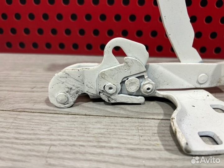 Петля капота Mercedes-Benz Gle W166 2018