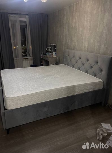 Кровать односпальная с матрасом новая