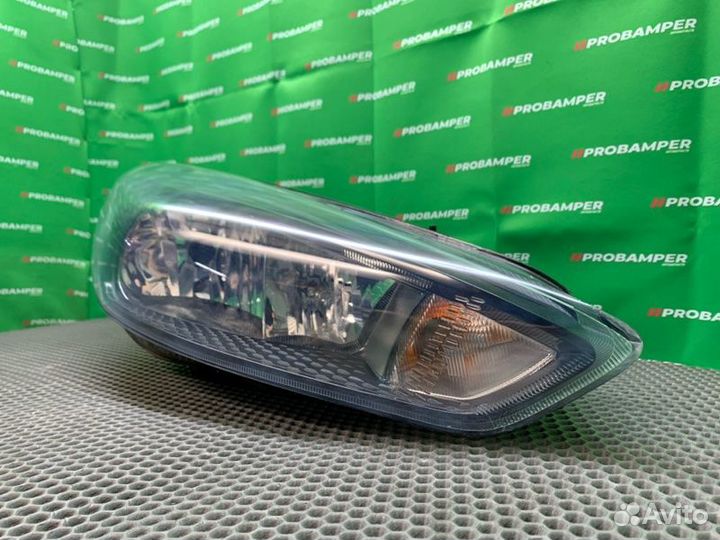 Фара галогеновая правая Ford Focus 3 14-19Г
