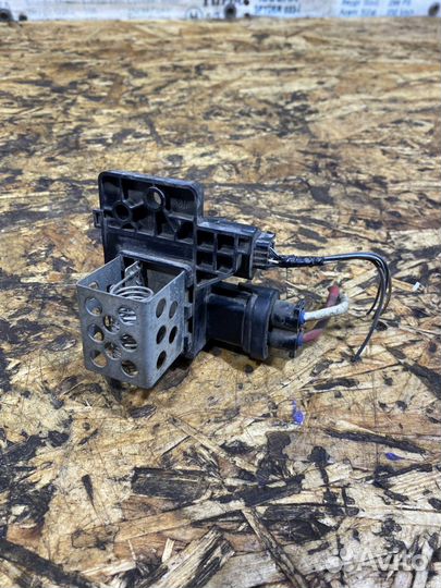 Резистор вентилятора Рено Логан 2