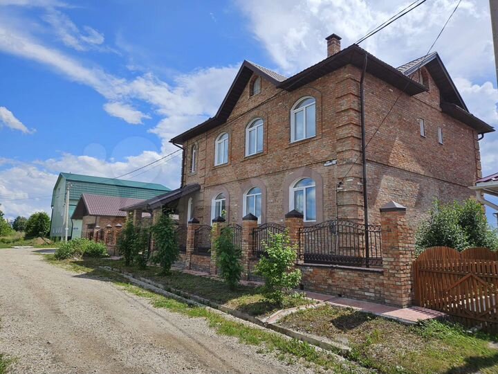 Дом 217 м² на участке 6 сот.