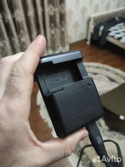 Зарядное Sony BC-VW1