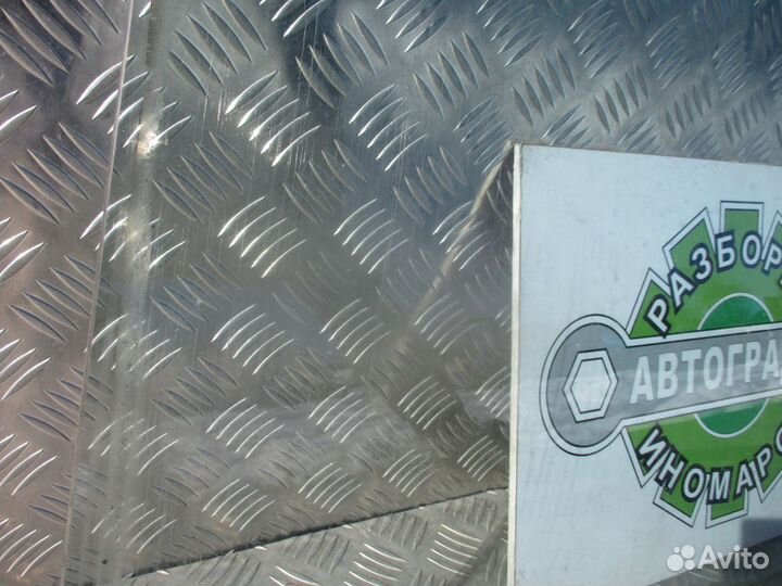 Стекло двери передней левой Hyundai Starex H1