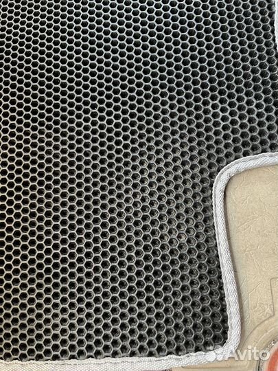 Коврики соты на Hyundai Santa Fe