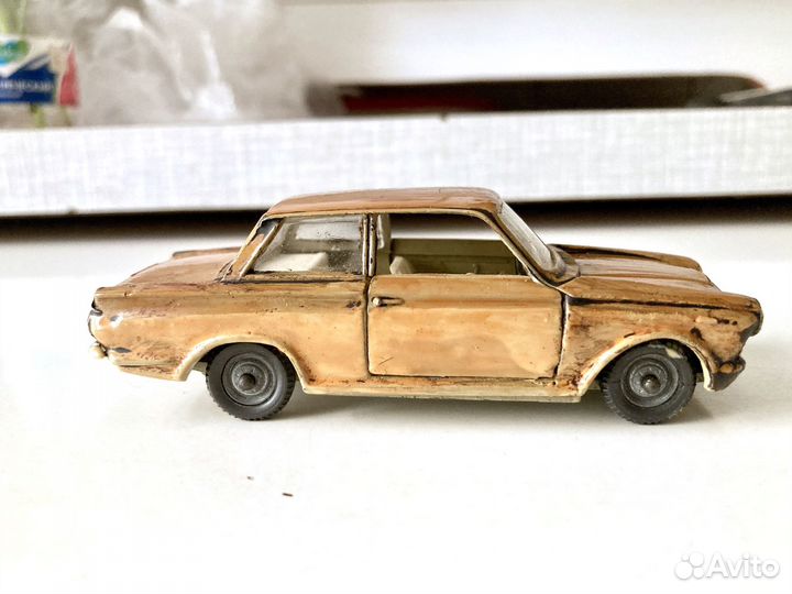 Модель 1:43 Ford Consul Cortina. СССР