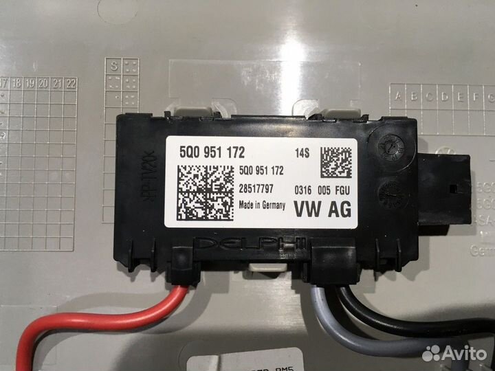 Плафон внутреннего освещения (Volkswagen Tiguan)