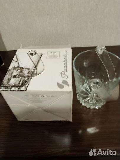 Стеклянное ведро для льда