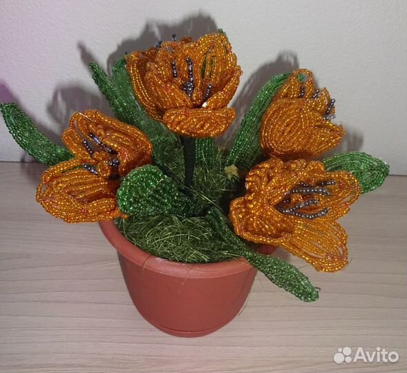 Цветок (тюльпан) из бисера