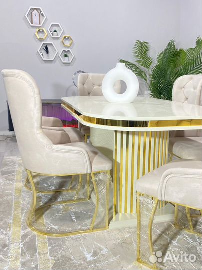 Стол и стулья