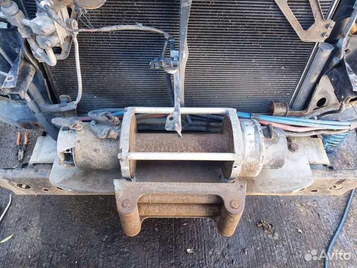 Лебедка Toyota Hilux Warn