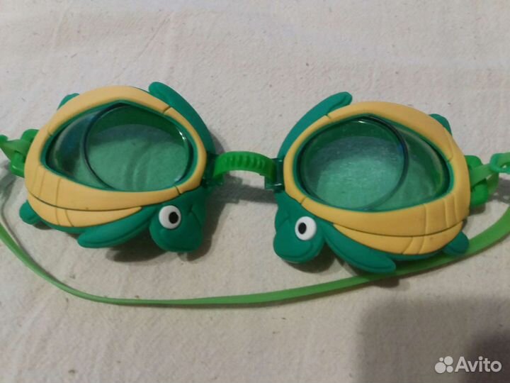 Очки для плавания