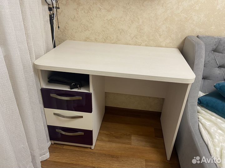 Письменный стол