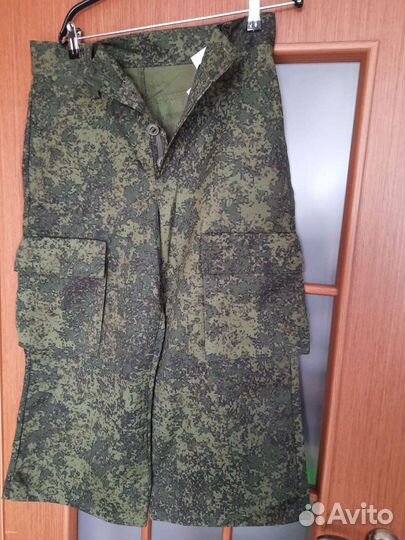 Бриджи армейские комуфлированные. Новые. Размер 46