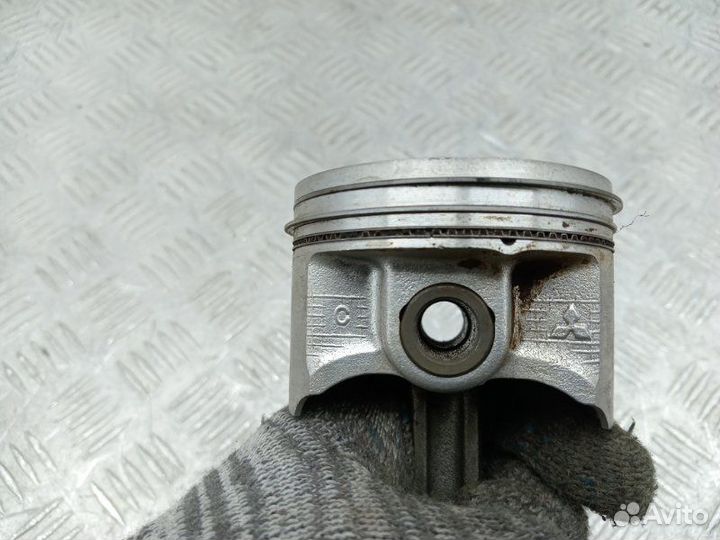 Поршень с шатуном Mitsubishi Colt 6 Z25A 1.3 4G19