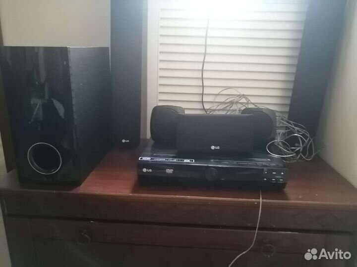 Домашний кинотеатр с караоке LG