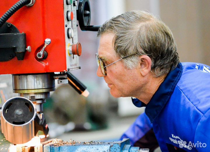 Токарь-расточник