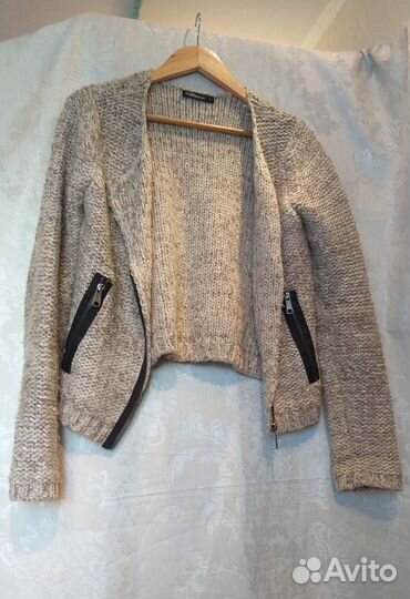 Теплая стильная кофта на молнии