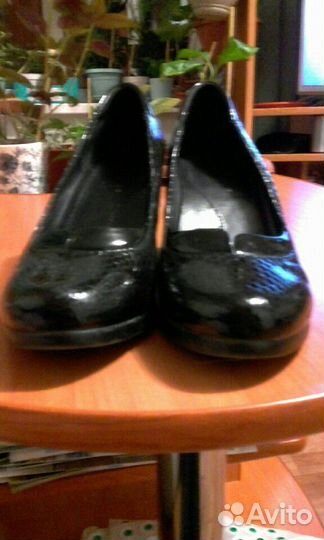 Туфли лак 38 р
