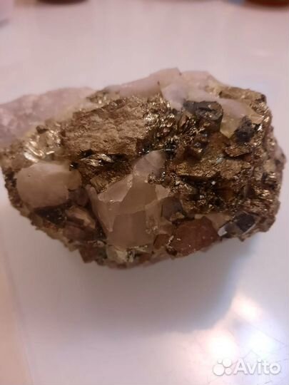 Пирит на кварце