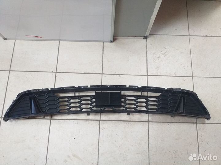 Решетка переднего бампера Kia Ceed 3