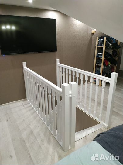 Деревянная лестница на 2 этаж в частный дом